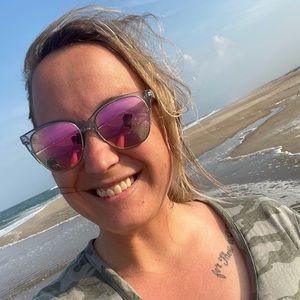 Meet your Posher, Hope